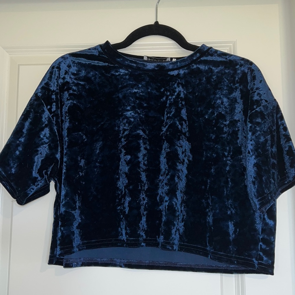 Urban outfitters blue velvet boxy crop top